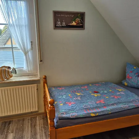 Unter Der Alten Linde Apartment *